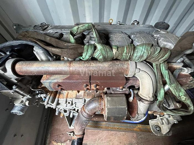 Liebherr D936L A6 -R954CHD Li - Moteur: photos 2 Liebherr D936L A6 -R954CHD Li - Moteur: photos 2