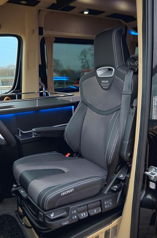 Minibus, Transport de personnes Mercedes-Benz Sprinter 319 VIP 8+1: photos 6