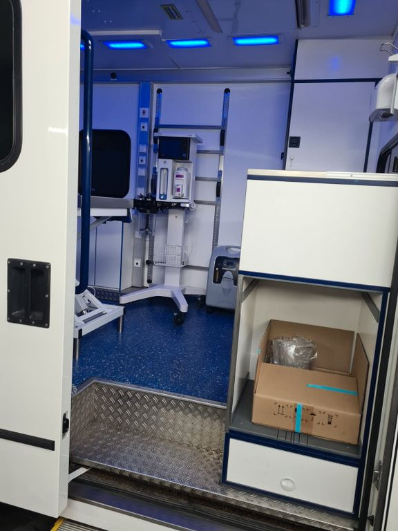 Ambulance Mercedes-Benz Sprinter 519 Tierarzt Garantie Mercedes-Benz Sprinter 519 Tierarzt Garantie: photos 11 Ambulance Mercedes-Benz Sprinter 519 Tierarzt Garantie Mercedes-Benz Sprinter 519 Tierarzt Garantie: photos 11