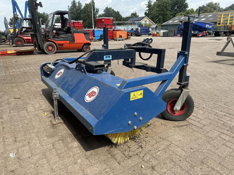 Bezem - Gebruikt - Brosse: photos 4 Bezem - Gebruikt - Brosse: photos 4