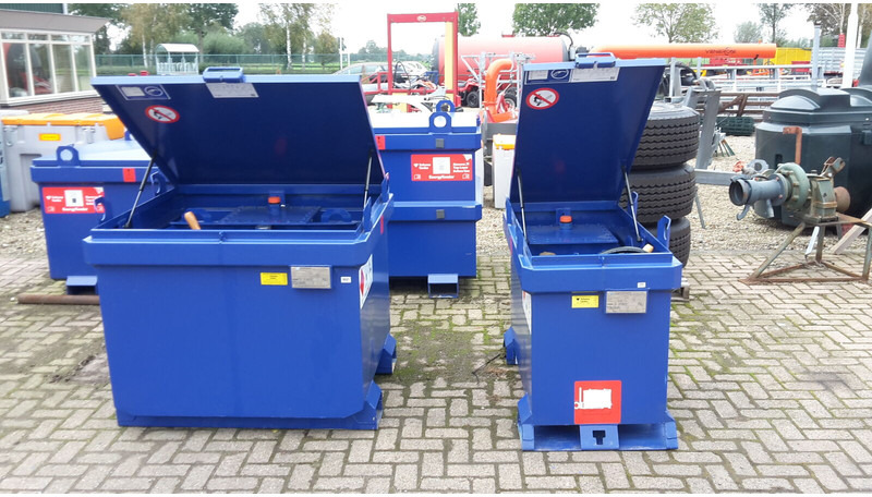 IBC tank met handpomp - Cuve de stockage: photos 1 IBC tank met handpomp - Cuve de stockage: photos 1