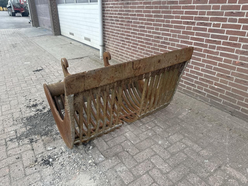 Puinriek CW 30 - Godet: photos 3 Puinriek CW 30 - Godet: photos 3