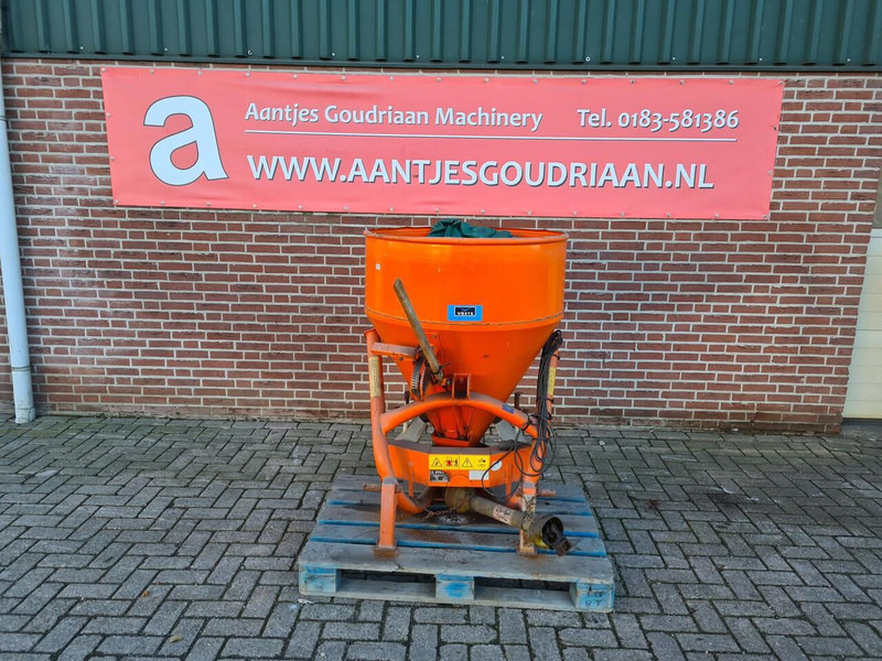 Stoll - Epandeur de sable: photos 1 Stoll - Epandeur de sable: photos 1