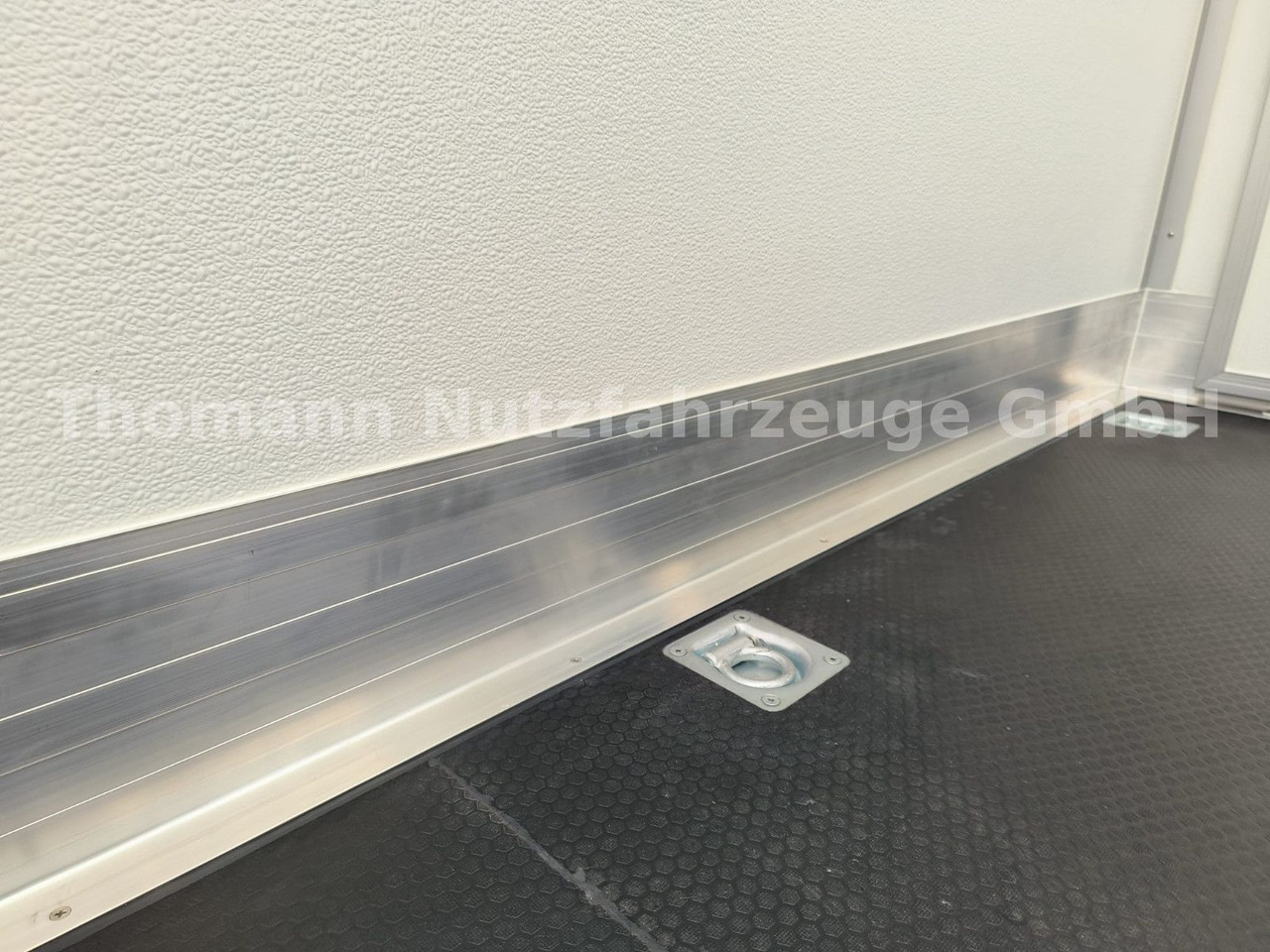 Peugeot Boxer Premium Koffer Extra Tief mit Klappe ! - Fourgon grand volume: photos 2 Peugeot Boxer Premium Koffer Extra Tief mit Klappe ! - Fourgon grand volume: photos 2