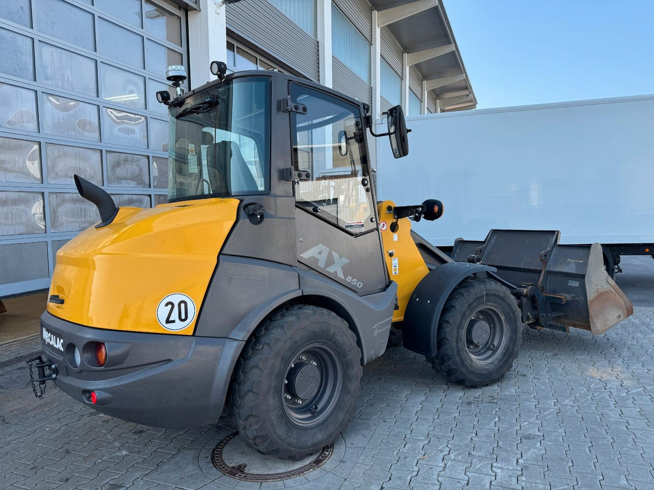 Ahlmann AX 850 / nur: 671h / 11.2022 / Gabel / Schaufel - Chargeuse sur pneus: photos 2 Ahlmann AX 850 / nur: 671h / 11.2022 / Gabel / Schaufel - Chargeuse sur pneus: photos 2