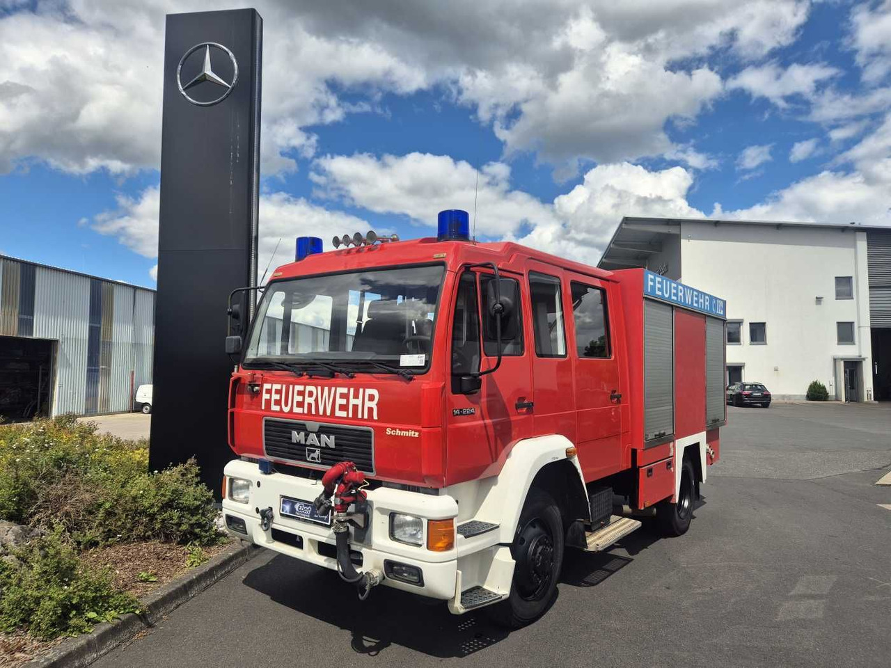 MAN 14.224 4x4 TLF 16/29 Tanklöschfahrzeug Feuerwehr - Camion: photos 1 MAN 14.224 4x4 TLF 16/29 Tanklöschfahrzeug Feuerwehr - Camion: photos 1