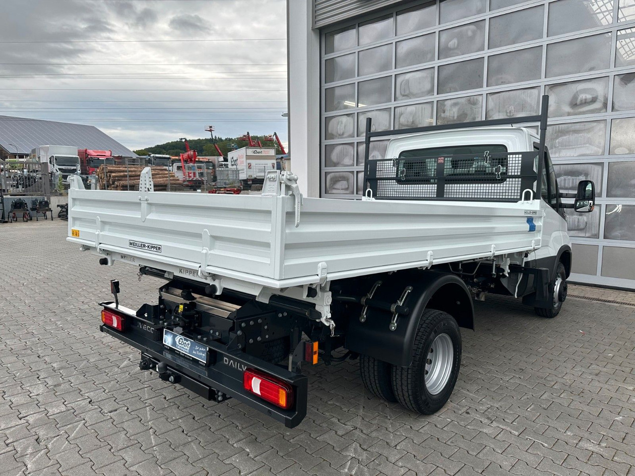 Iveco 70C18H 3-S.-Kipper Meiller *R3.450mm*2xAHK* - Utilitaire benne: photos 5 Iveco 70C18H 3-S.-Kipper Meiller *R3.450mm*2xAHK* - Utilitaire benne: photos 5