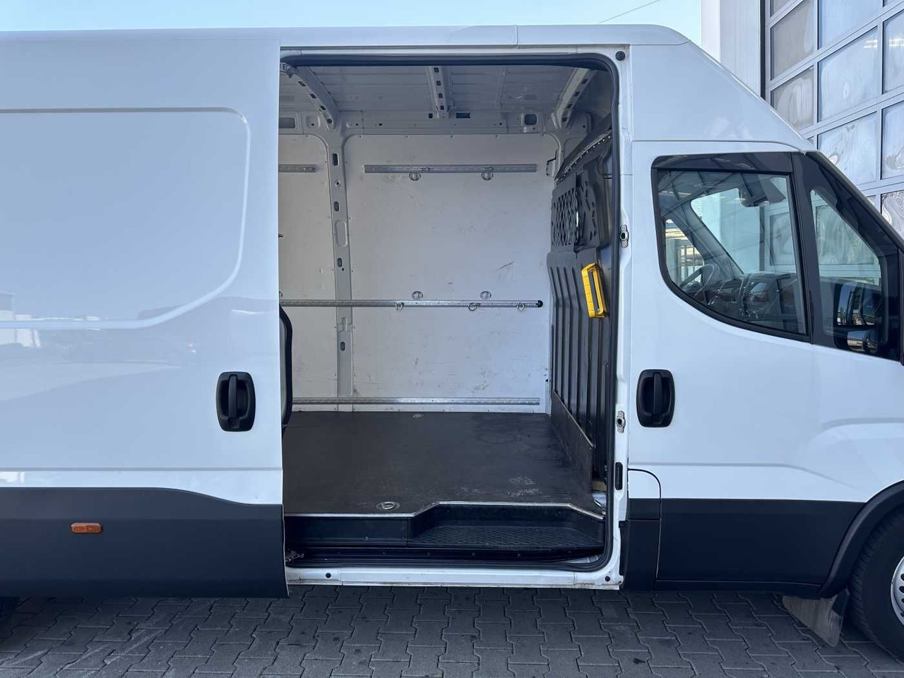 Iveco Daily 35S16 A8 *Klima*Radstand4.100mm* - Fourgon utilitaire: photos 5 Iveco Daily 35S16 A8 *Klima*Radstand4.100mm* - Fourgon utilitaire: photos 5