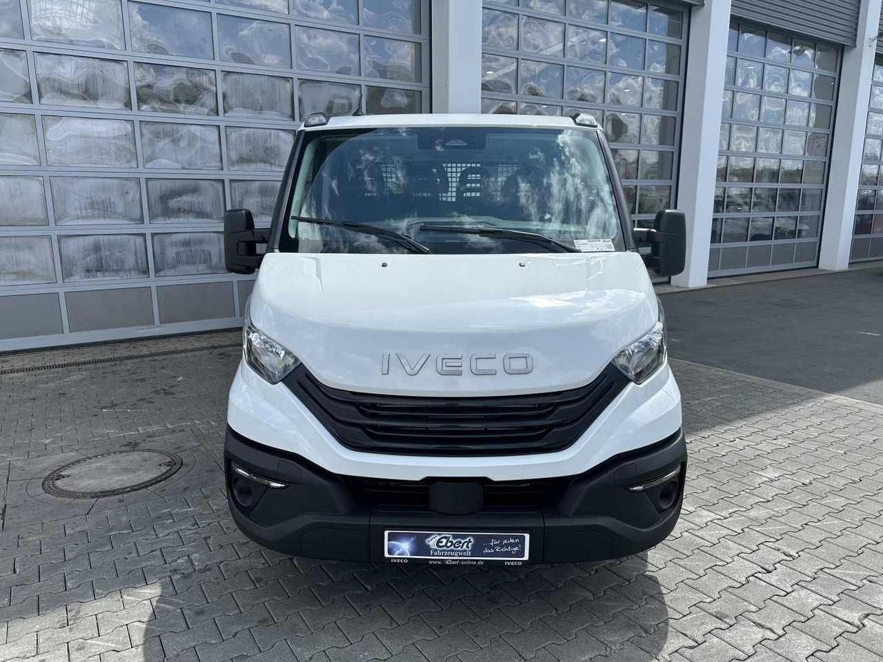Iveco Daily 35S16 H 3.0L *R3.750mm*AHK*Automatik* 2x - Utilitaire plateau: photos 2 Iveco Daily 35S16 H 3.0L *R3.750mm*AHK*Automatik* 2x - Utilitaire plateau: photos 2