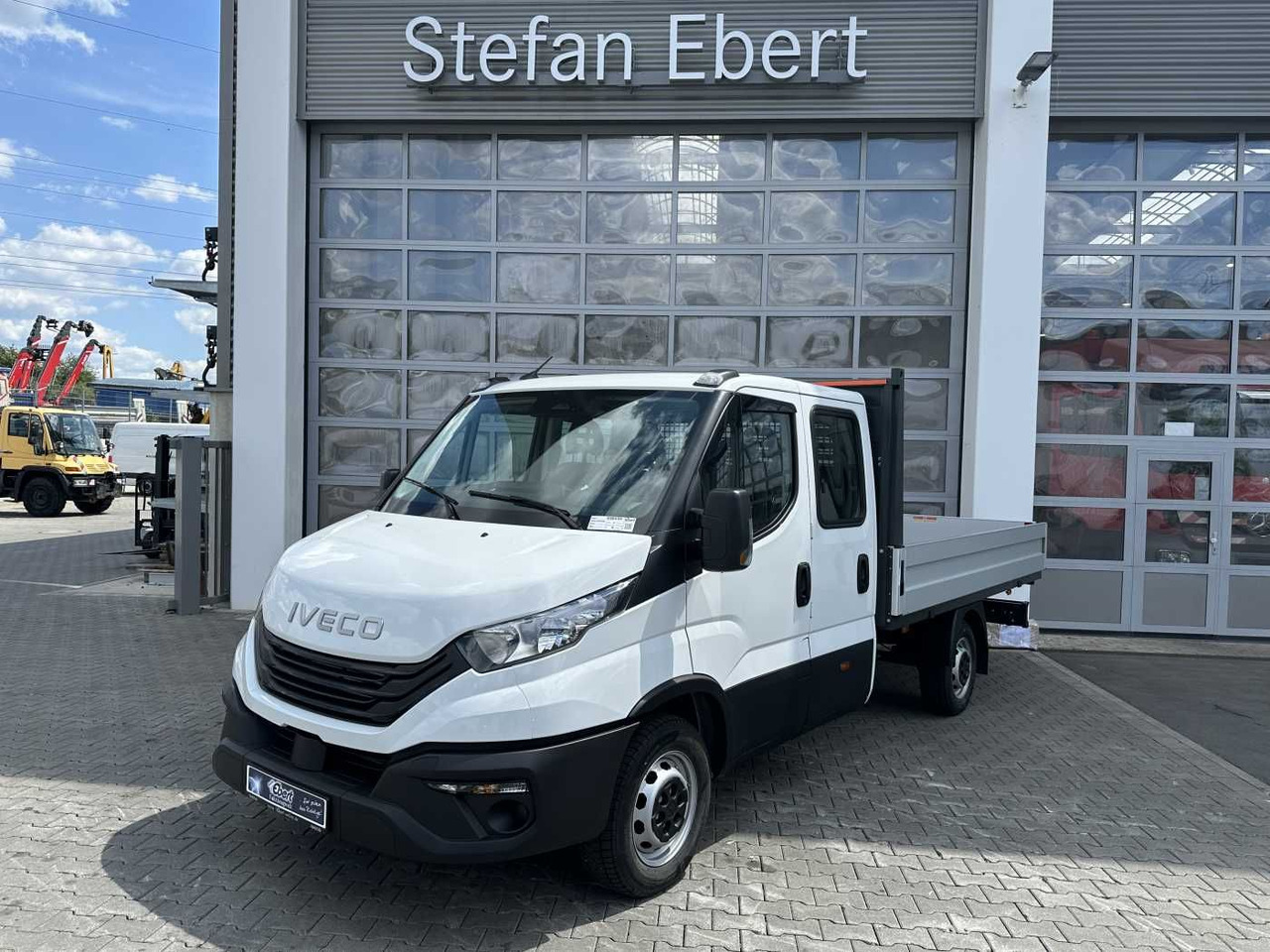 Iveco Daily 35S16 H 3.0L *R3.750mm*AHK*Automatik* 2x - Utilitaire plateau: photos 1 Iveco Daily 35S16 H 3.0L *R3.750mm*AHK*Automatik* 2x - Utilitaire plateau: photos 1