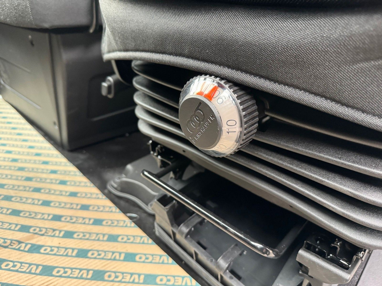 Fourgon utilitaire Iveco Daily 35S18HA8 3.0L *R3.520mm*AHK*2xSchiebetür*: photos 23