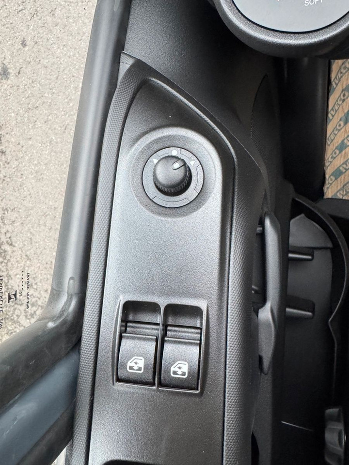 Fourgon utilitaire Iveco Daily 35S18HA8 3.0L *R3.520mm*AHK*2xSchiebetür*: photos 25