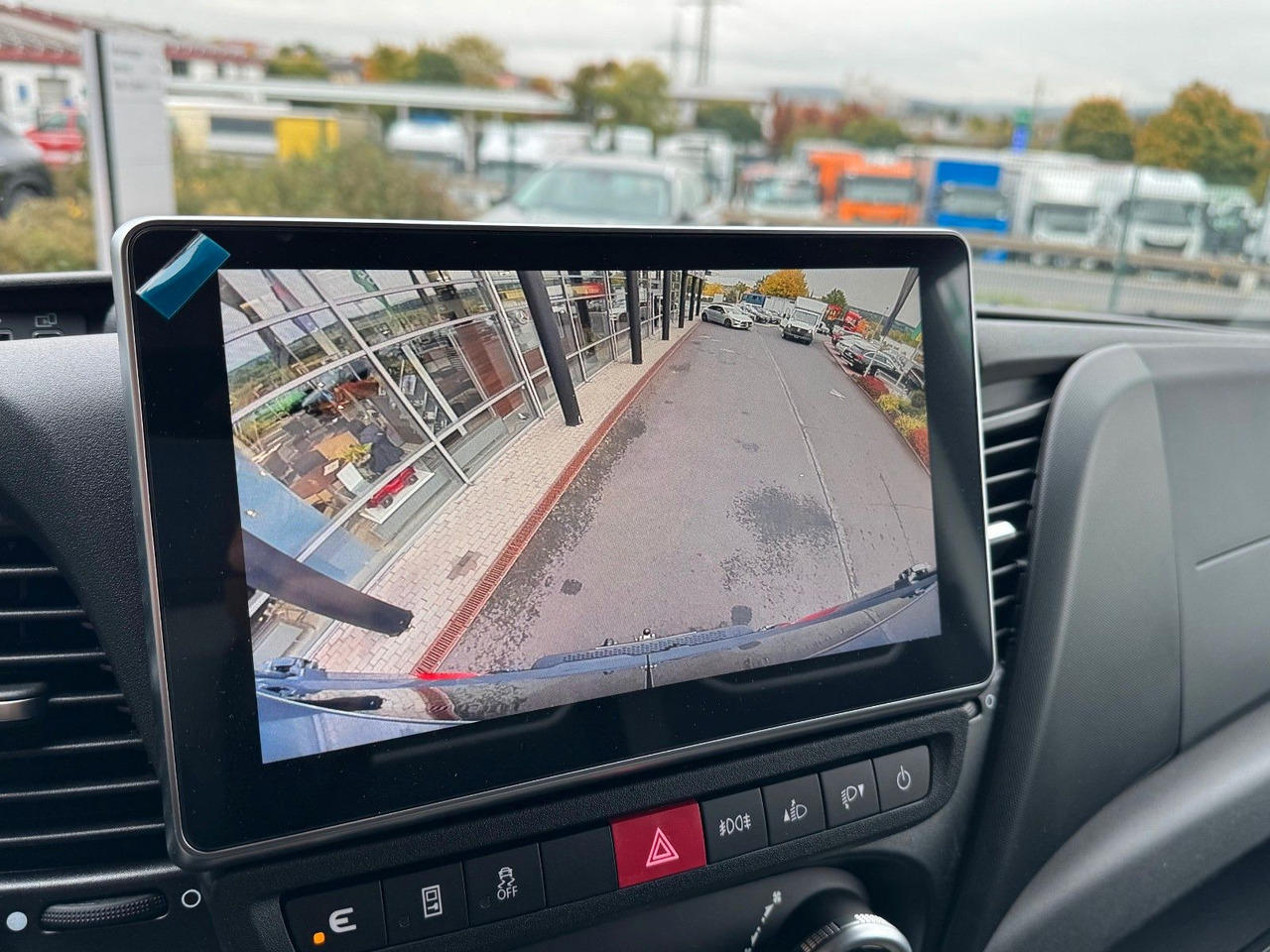 Fourgon utilitaire Iveco Daily 35S18HA8 3.0L *R3.520mm*AHK*2xSchiebetür*: photos 19