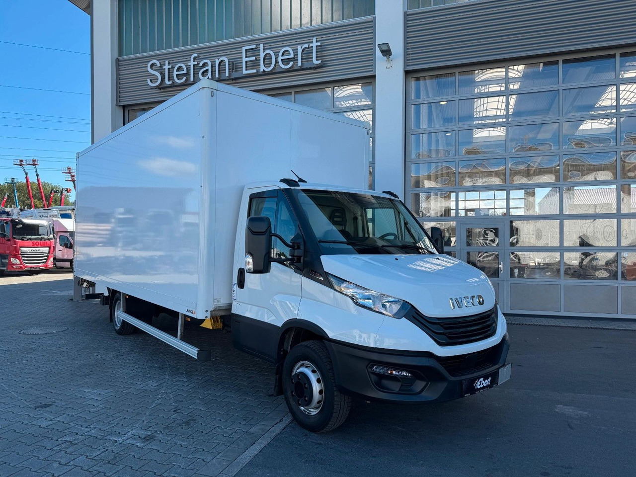 Iveco Daily 70C18 A8 *Koffer*LBW*Automatik* - Fourgon grand volume: photos 1 Iveco Daily 70C18 A8 *Koffer*LBW*Automatik* - Fourgon grand volume: photos 1