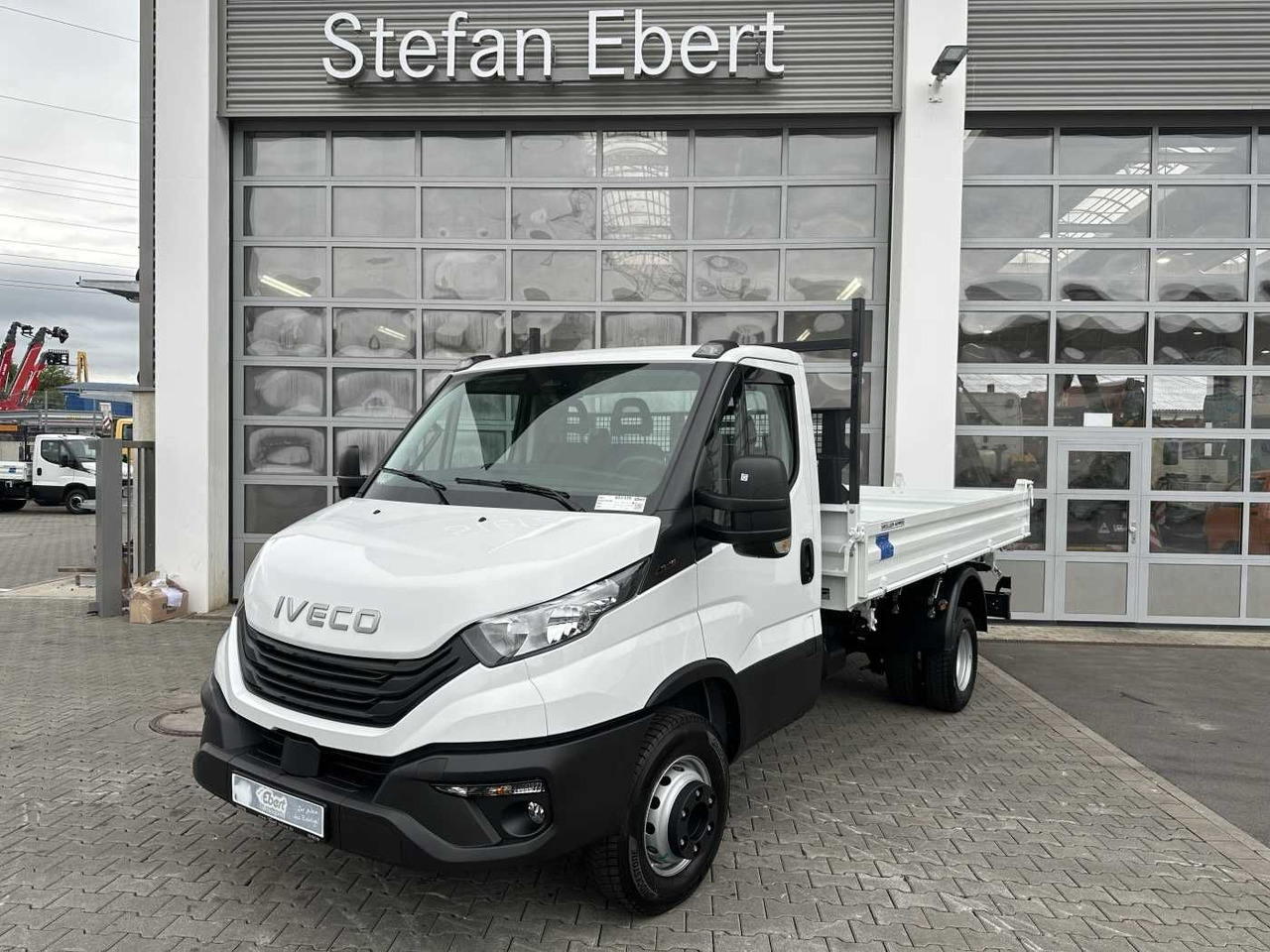 Iveco Daily 70C18H 3-S.-Kipper *R3.750mm*2xAHK* 4x - Utilitaire benne: photos 1 Iveco Daily 70C18H 3-S.-Kipper *R3.750mm*2xAHK* 4x - Utilitaire benne: photos 1
