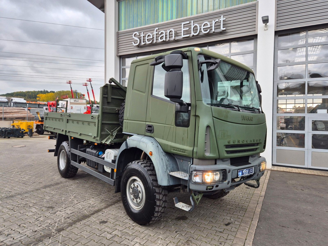 Iveco Eurocargo ML100E22WM-BW 4x4 Pritsche L-Haus Bett - Camion plateau: photos 2 Iveco Eurocargo ML100E22WM-BW 4x4 Pritsche L-Haus Bett - Camion plateau: photos 2