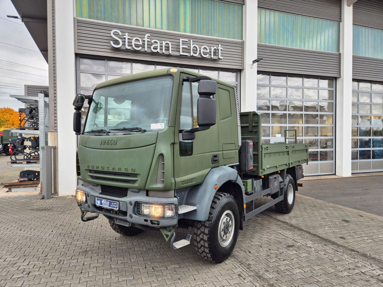 Iveco Eurocargo ML100E22WM-BW 4x4 Pritsche L-Haus Bett - Camion plateau: photos 3 Iveco Eurocargo ML100E22WM-BW 4x4 Pritsche L-Haus Bett - Camion plateau: photos 3
