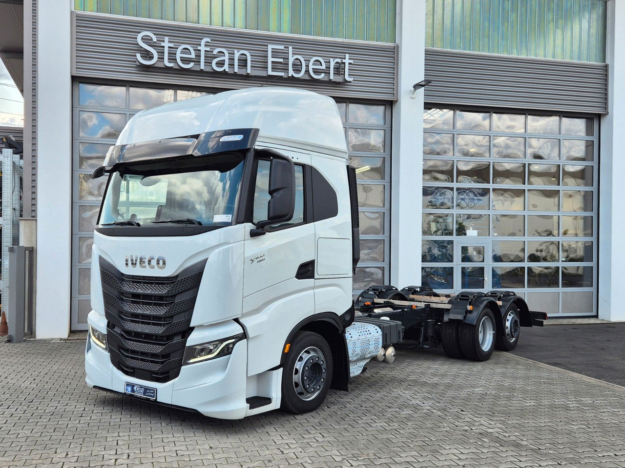 Iveco S-Way AS260S46Y/FP 6x2 Intarder Standklima - Châssis cabine: photos 3 Iveco S-Way AS260S46Y/FP 6x2 Intarder Standklima - Châssis cabine: photos 3