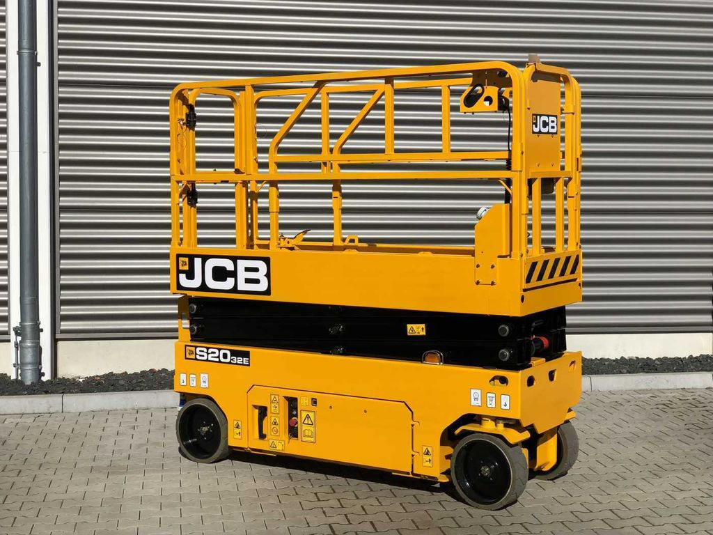 JCB S2032E Scherenbühne // 8,3m Arbeitshöhe - Nacelle ciseaux: photos 1 JCB S2032E Scherenbühne // 8,3m Arbeitshöhe - Nacelle ciseaux: photos 1