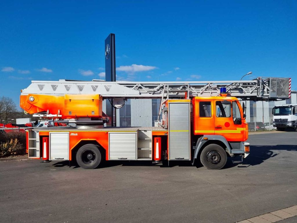 MAN 15.284LC Metz DLK 23-12 Feuerwehr Drehleiter - Camion grue: photos 5 MAN 15.284LC Metz DLK 23-12 Feuerwehr Drehleiter - Camion grue: photos 5