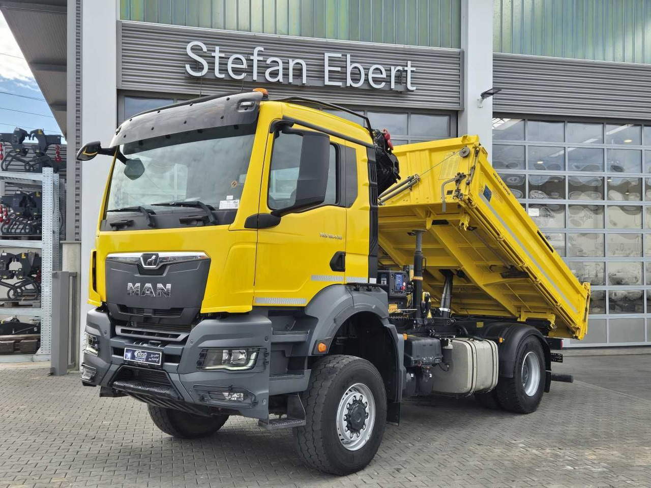 MAN TGS 18.430 4x4 BL Kran HMF 1130K-RCS Funk AHK - Camion benne: photos 2 MAN TGS 18.430 4x4 BL Kran HMF 1130K-RCS Funk AHK - Camion benne: photos 2