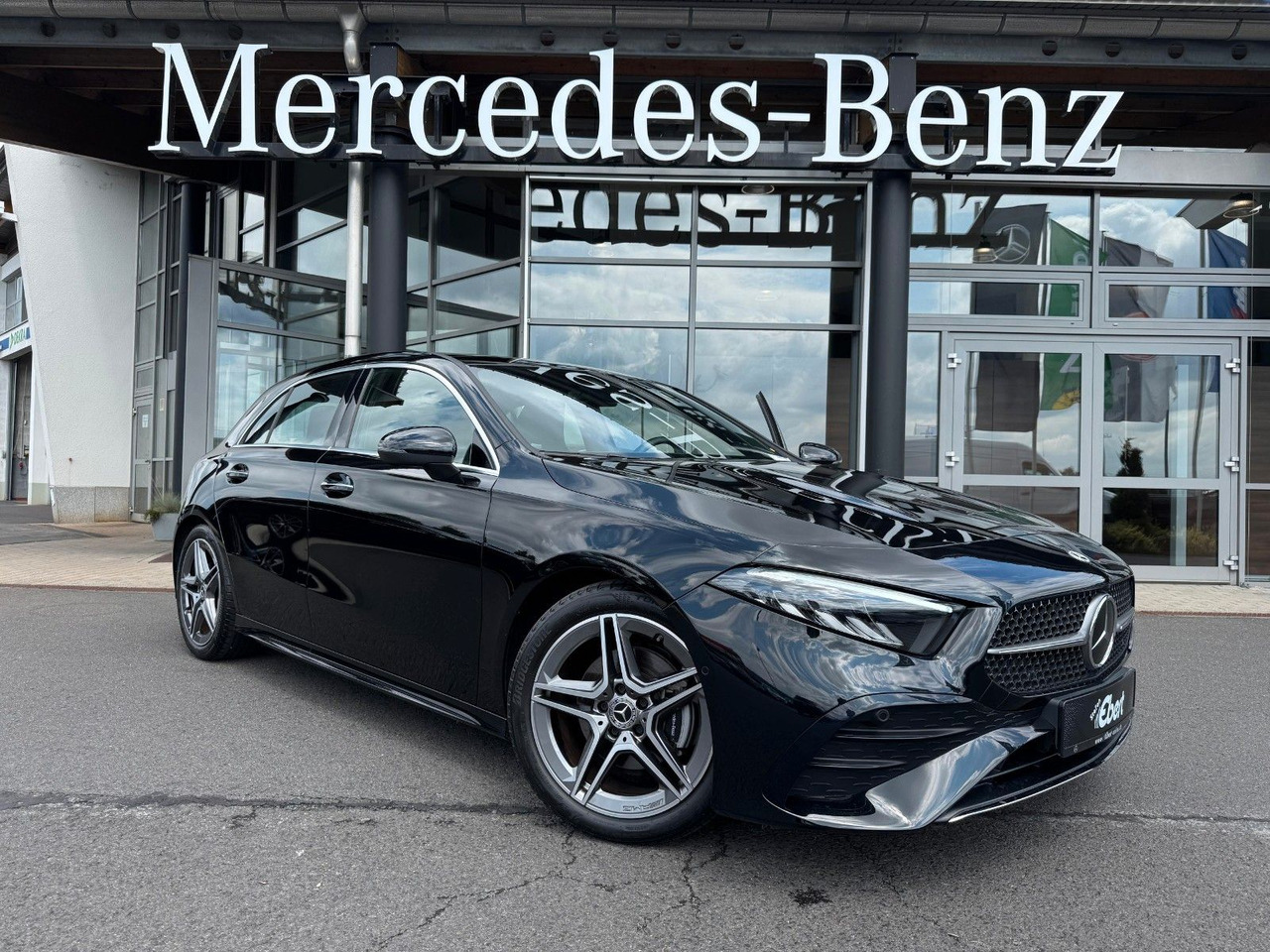 Mercedes-Benz A 180 AMG+Pano+Distr+RFK+Ambiente - Voiture break: photos 1 Mercedes-Benz A 180 AMG+Pano+Distr+RFK+Ambiente - Voiture break: photos 1