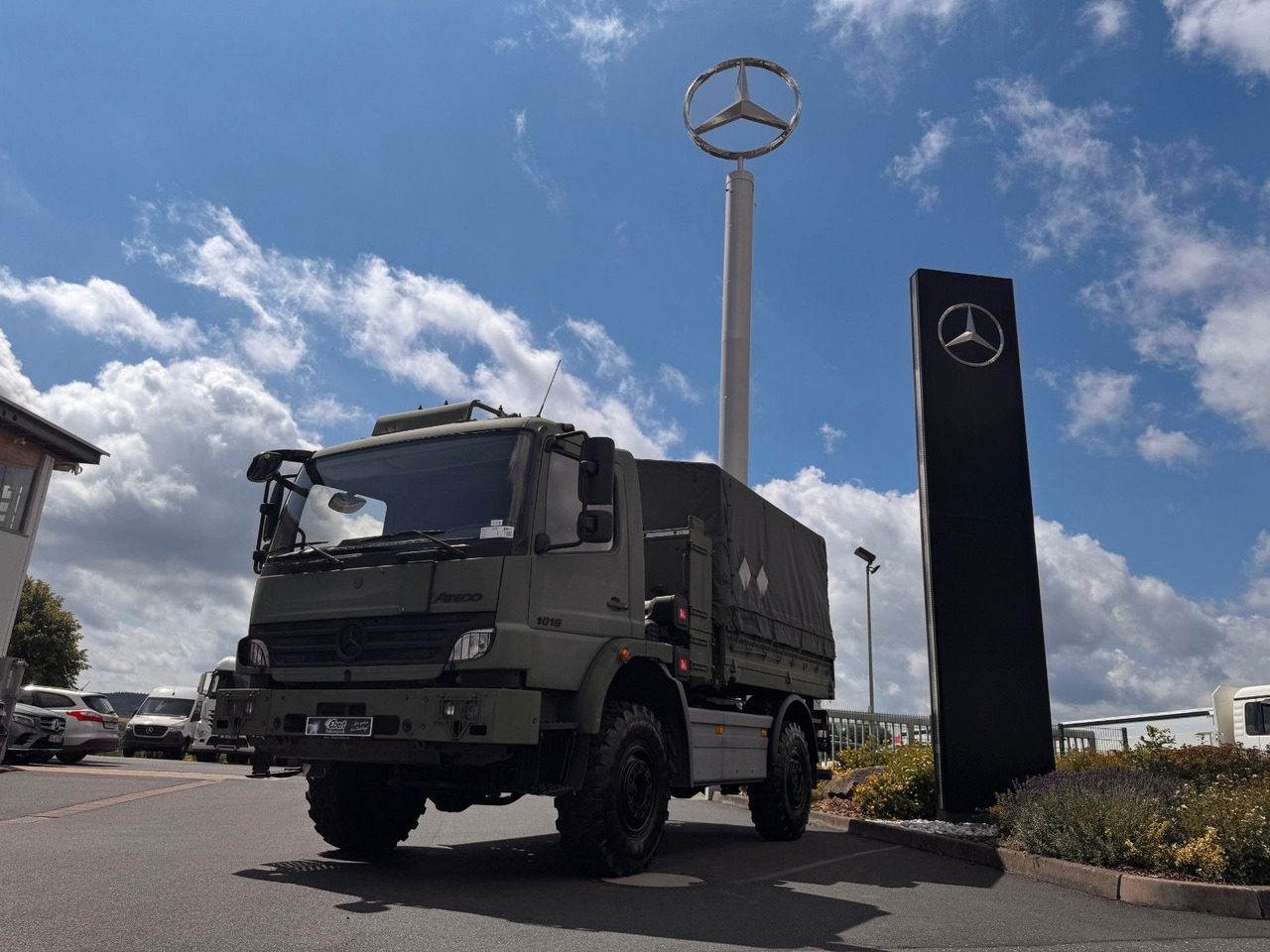 Mercedes-Benz Atego 1018 A 4x4 Singlebereifung 7 Stück vorh. - Camion à rideaux coulissants: photos 1 Mercedes-Benz Atego 1018 A 4x4 Singlebereifung 7 Stück vorh. - Camion à rideaux coulissants: photos 1