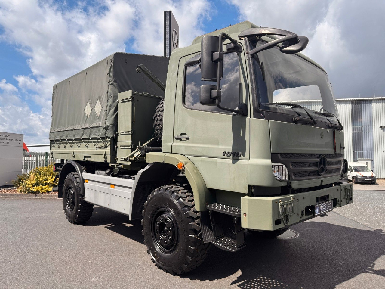 Mercedes-Benz Atego 1018 A 4x4 Singlebereifung 7 Stück vorh. - Camion à rideaux coulissants: photos 4 Mercedes-Benz Atego 1018 A 4x4 Singlebereifung 7 Stück vorh. - Camion à rideaux coulissants: photos 4