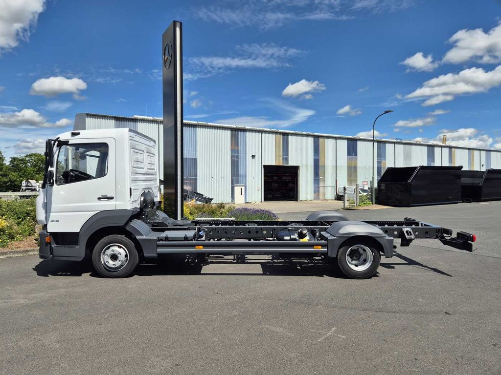 Mercedes-Benz Atego 818 L Fahrgestell, 6 Stück vorhanden Mercedes-Benz Atego 818 L Fahrgestell, 2 Stück vorhanden - Châssis cabine: photos 3 Mercedes-Benz Atego 818 L Fahrgestell, 6 Stück vorhanden Mercedes-Benz Atego 818 L Fahrgestell, 2 Stück vorhanden - Châssis cabine: photos 3