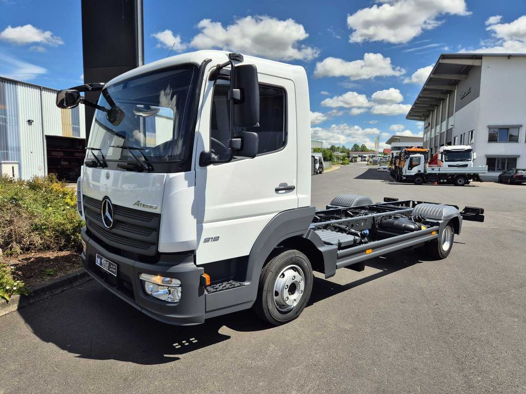 Mercedes-Benz Atego 818 L Fahrgestell, 6 Stück vorhanden Mercedes-Benz Atego 818 L Fahrgestell, 2 Stück vorhanden - Châssis cabine: photos 2 Mercedes-Benz Atego 818 L Fahrgestell, 6 Stück vorhanden Mercedes-Benz Atego 818 L Fahrgestell, 2 Stück vorhanden - Châssis cabine: photos 2