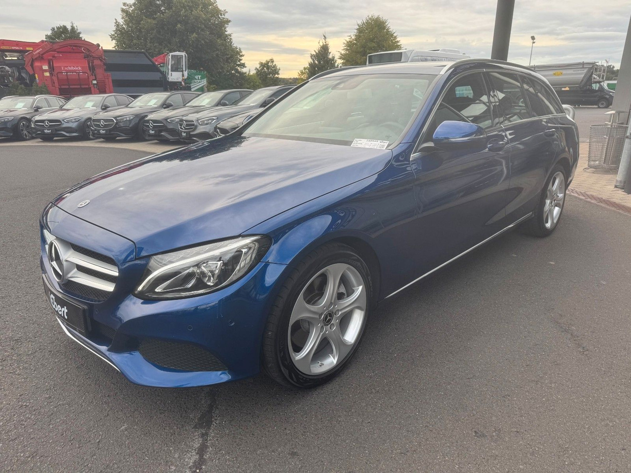 Mercedes-Benz C 300 T Avantgarde+Ambiente+LED+IHC+SpiegelP - Voiture break: photos 2 Mercedes-Benz C 300 T Avantgarde+Ambiente+LED+IHC+SpiegelP - Voiture break: photos 2