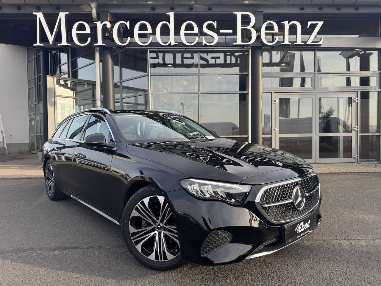 Mercedes-Benz E 200 T AVANTGARDE+DistrPlus+Pano+ AHK+Ambiente - Voiture: photos 1 Mercedes-Benz E 200 T AVANTGARDE+DistrPlus+Pano+ AHK+Ambiente - Voiture: photos 1