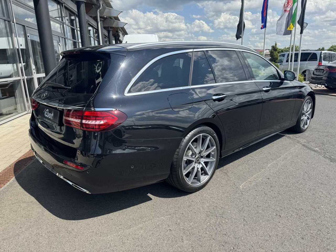 Mercedes-Benz E 220d AMG+Pano+Burm+Distr+Memory+AHK+360 - Voiture: photos 4 Mercedes-Benz E 220d AMG+Pano+Burm+Distr+Memory+AHK+360 - Voiture: photos 4