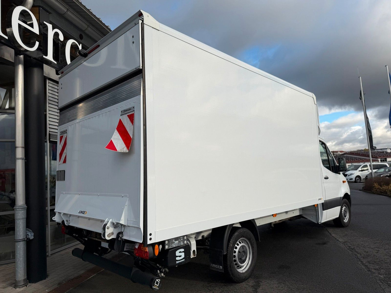 Mercedes-Benz Sprinter 317 CDI Koffer LBW Klima Kamera MBUX - Fourgon grand volume: photos 4 Mercedes-Benz Sprinter 317 CDI Koffer LBW Klima Kamera MBUX - Fourgon grand volume: photos 4