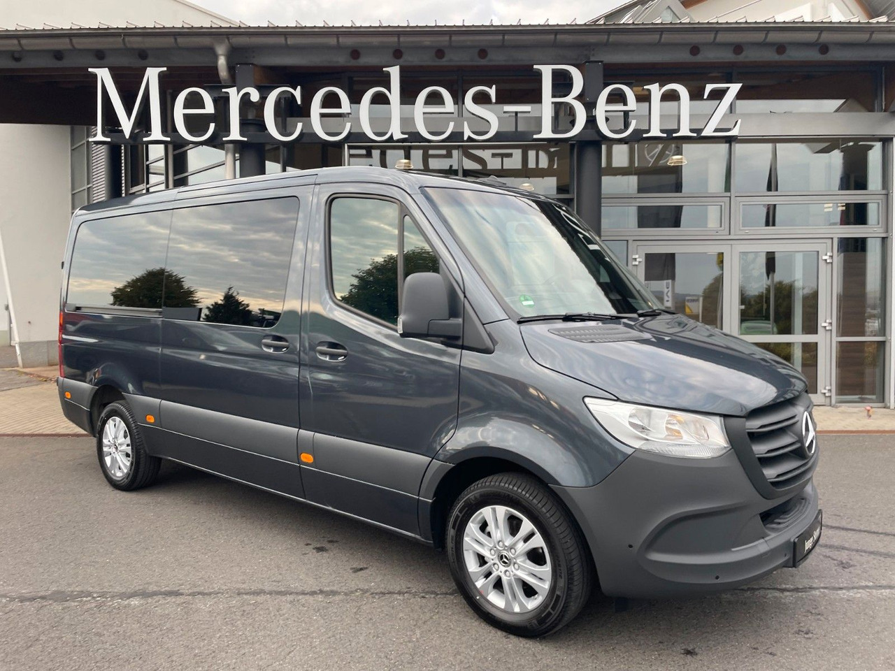 Mercedes-Benz Sprinter 317 CDI Tourer 3665 9G Kamera AHK3,5to - Transport de personnes: photos 1 Mercedes-Benz Sprinter 317 CDI Tourer 3665 9G Kamera AHK3,5to - Transport de personnes: photos 1