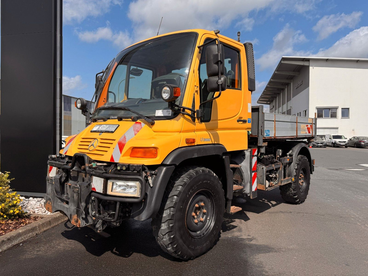 Mercedes-Benz Unimog U300 4x4 Vario-Pilot - Utilitaire plateau: photos 2 Mercedes-Benz Unimog U300 4x4 Vario-Pilot - Utilitaire plateau: photos 2