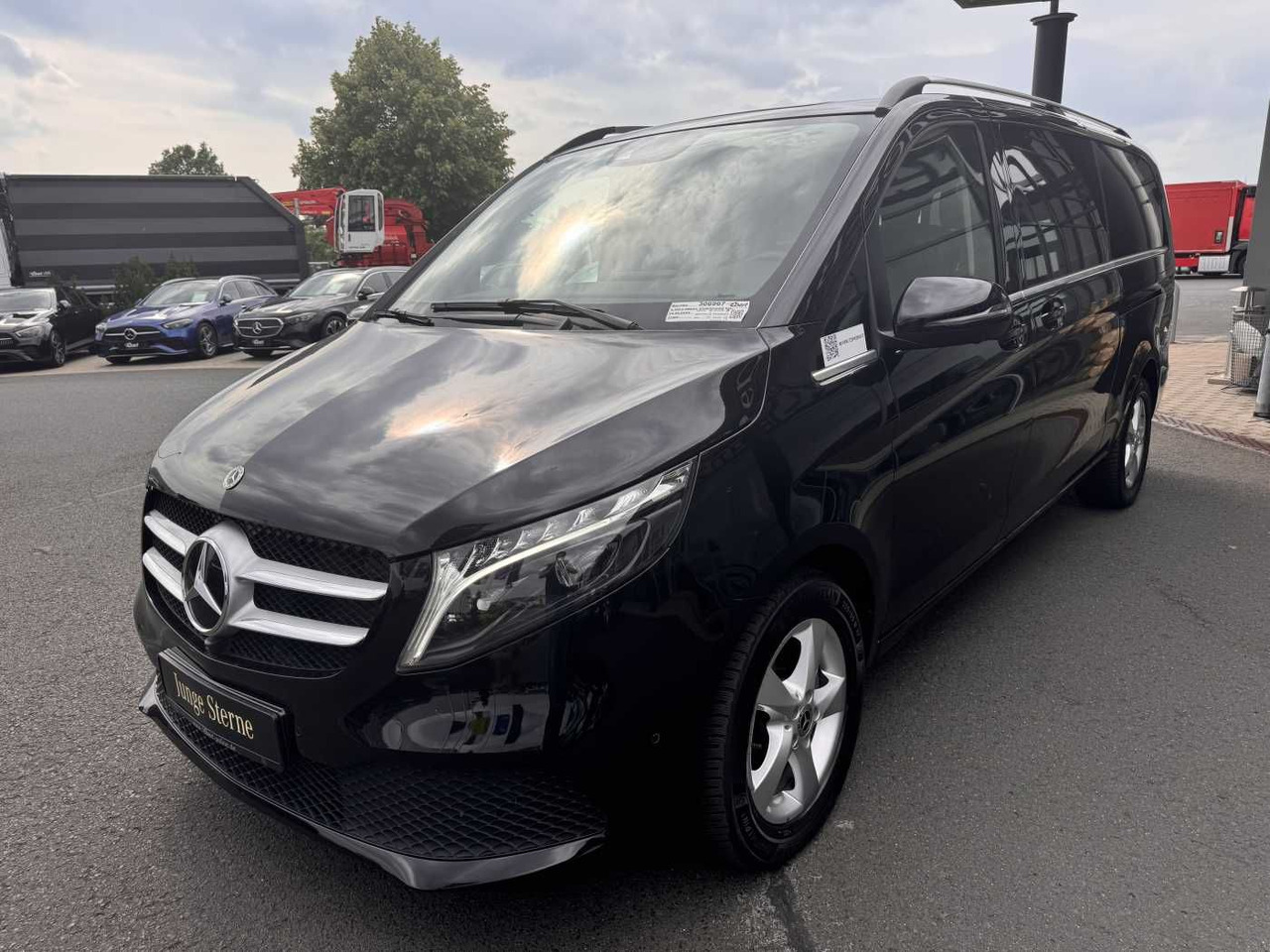Mercedes-Benz V 300 d 4MATIC AVA 3430 AHK2,5 DISTRONIC 360 - Voiture: photos 3 Mercedes-Benz V 300 d 4MATIC AVA 3430 AHK2,5 DISTRONIC 360 - Voiture: photos 3