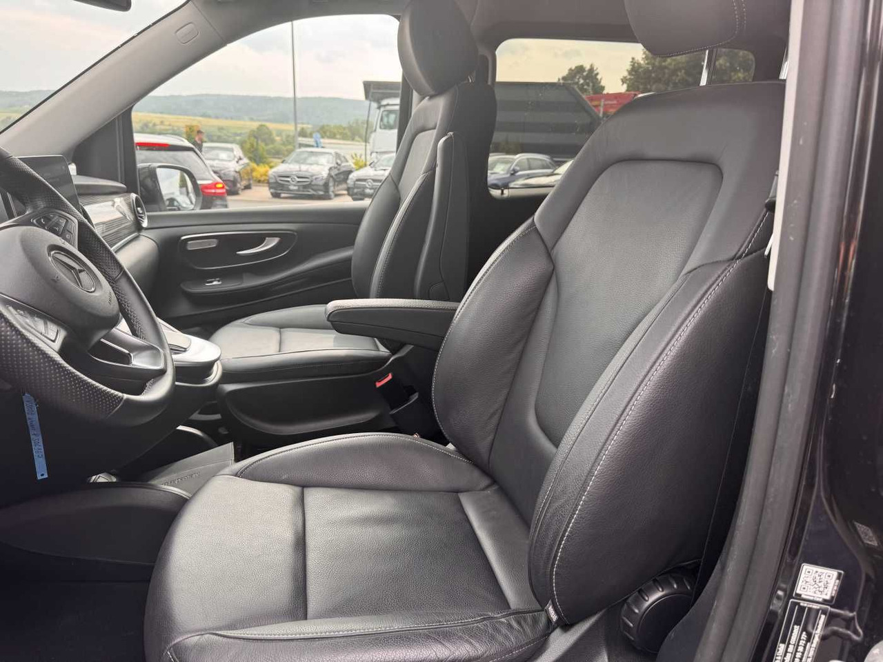 Voiture Mercedes-Benz V 300 d 4MATIC AVA 3430 AHK2,5 DISTRONIC 360: photos 9