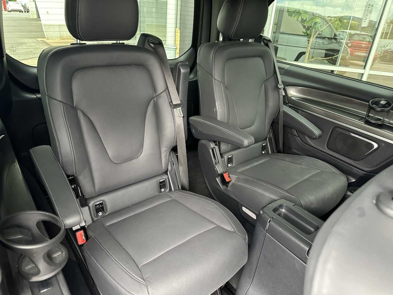 Mercedes-Benz V 300 d 4MATIC EXCLUSIVE AMG Panorama DISTRONIC en leasing occasion Mercedes-Benz V 300 d 4MATIC EXCLUSIVE AMG Panorama DISTRONIC: photos 7