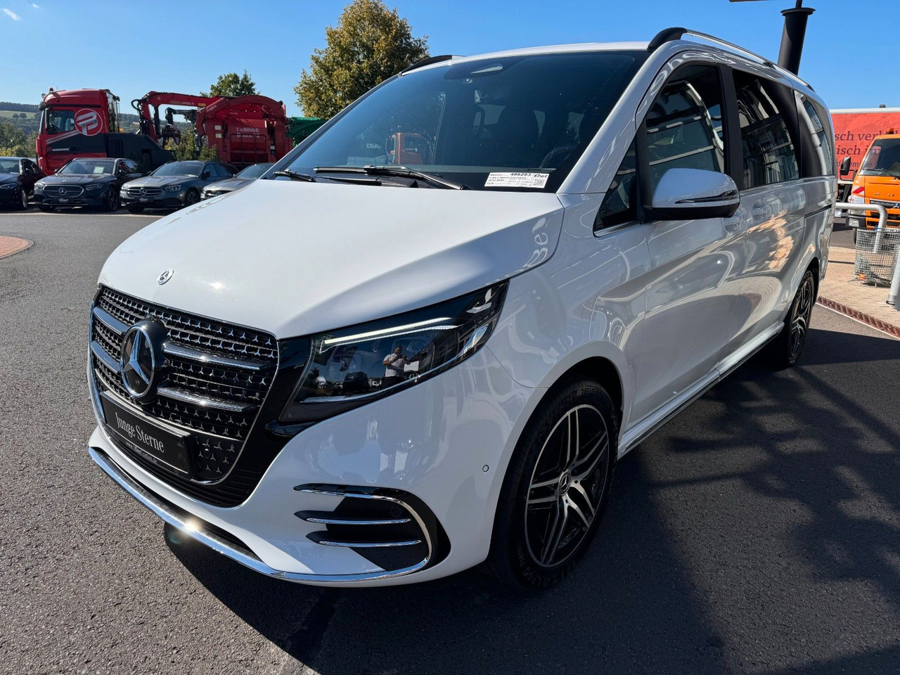 Mercedes-Benz V 300 d 4MATIC EXCLUSIVE AMG Tische AHK2,5to - Transport de personnes: photos 3 Mercedes-Benz V 300 d 4MATIC EXCLUSIVE AMG Tische AHK2,5to - Transport de personnes: photos 3