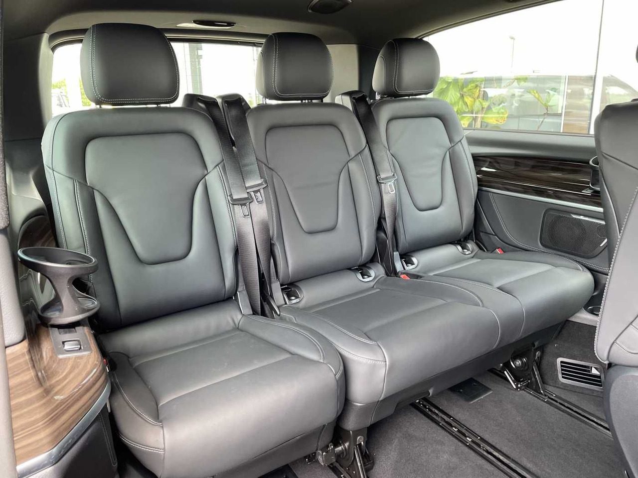 Voiture Mercedes-Benz V 300 d AVA 4MATIC AMG Kühlschrank AIRMATIC: photos 6