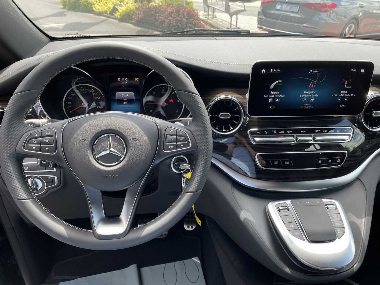 Voiture Mercedes-Benz V 300 d AVA 4MATIC AMG Kühlschrank AIRMATIC: photos 10
