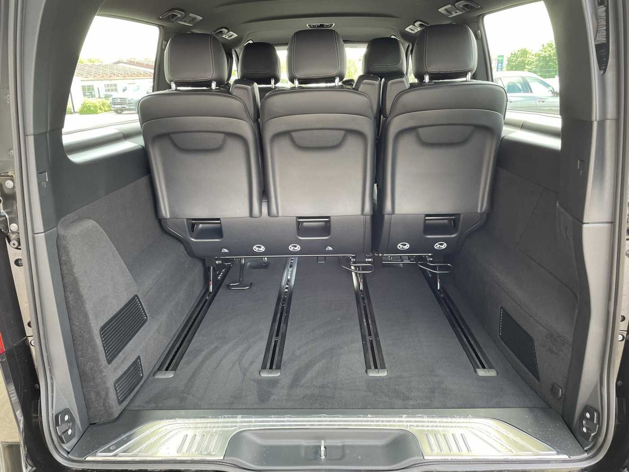 Mercedes-Benz V 300 d AVA 4MATIC AMG Kühlschrank AIRMATIC - Transport de personnes: photos 5 Mercedes-Benz V 300 d AVA 4MATIC AMG Kühlschrank AIRMATIC - Transport de personnes: photos 5