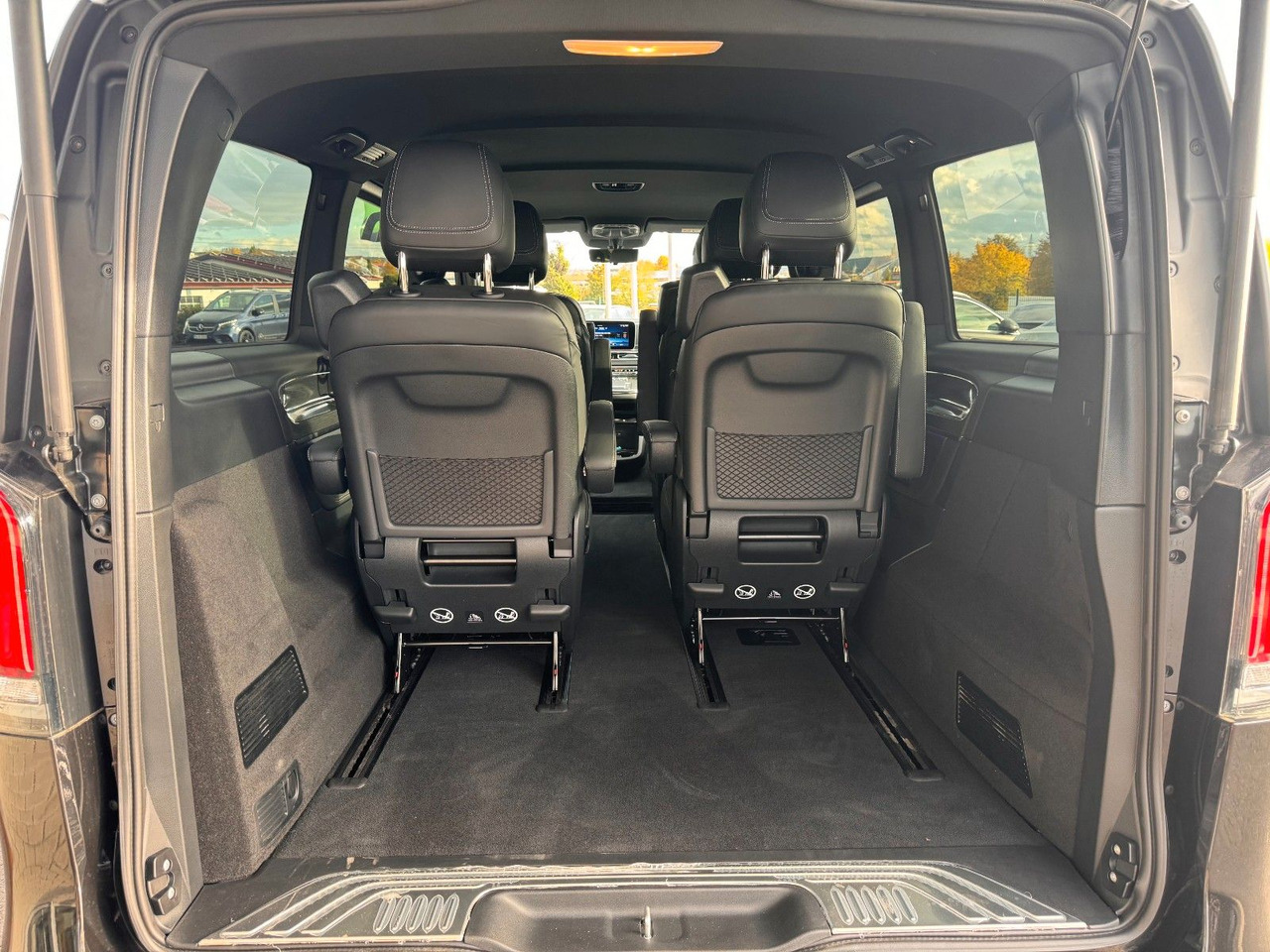 Mercedes-Benz V 300 d EXCLUSIVE AIRMATIC AHK2,5 Standheiz en leasing occasion Mercedes-Benz V 300 d EXCLUSIVE AIRMATIC AHK2,5 Standheiz: photos 7 Mercedes-Benz V 300 d EXCLUSIVE AIRMATIC AHK2,5 Standheiz en leasing occasion Mercedes-Benz V 300 d EXCLUSIVE AIRMATIC AHK2,5 Standheiz: photos 7