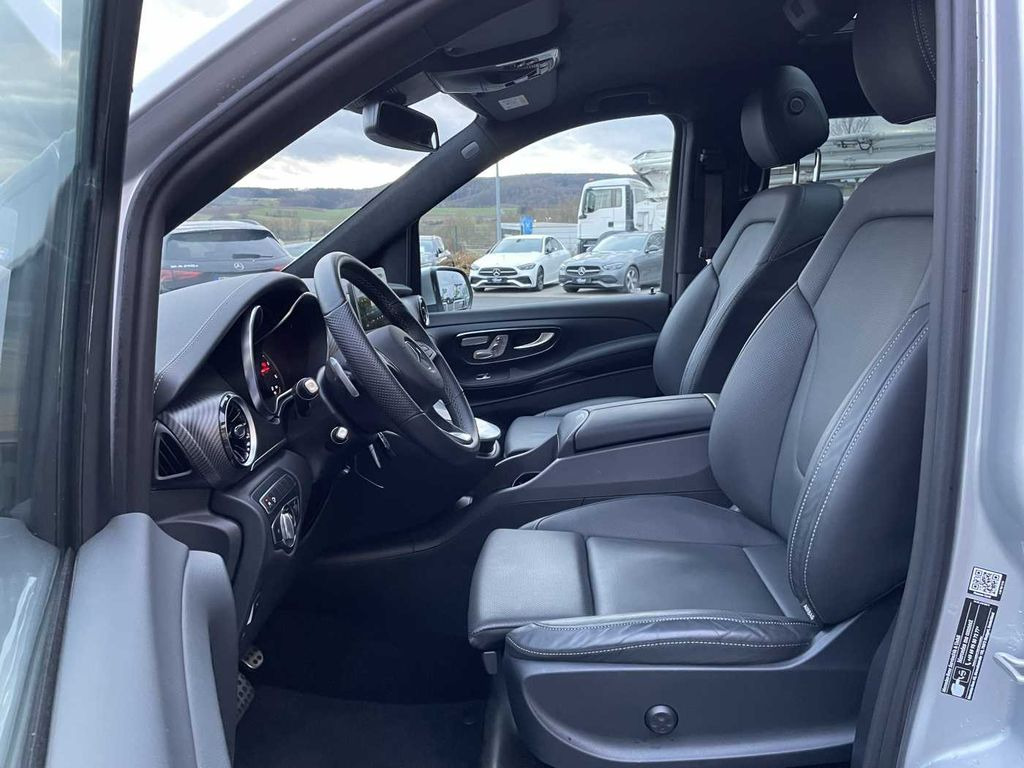 Voiture Mercedes-Benz V 300 d EXCLUSIVE ED AMG Panorama AHK2,5 DISTRON: photos 12