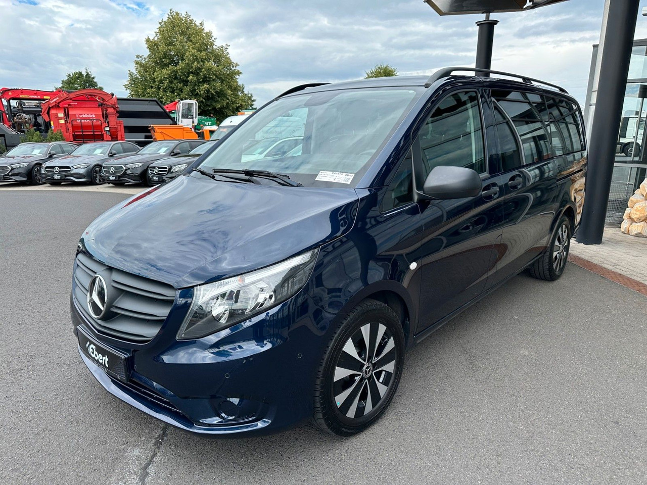 Mercedes-Benz Vito 116 CDI Tourer Pro Liege-Paket Panoramadach - Voiture break: photos 3 Mercedes-Benz Vito 116 CDI Tourer Pro Liege-Paket Panoramadach - Voiture break: photos 3