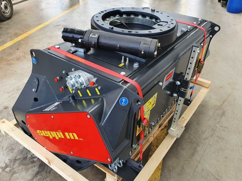 Seppi M. BMS 125 / 13-30t Forstmulcher Drehmotor - Broyeur forestier: photos 5 Seppi M. BMS 125 / 13-30t Forstmulcher Drehmotor - Broyeur forestier: photos 5