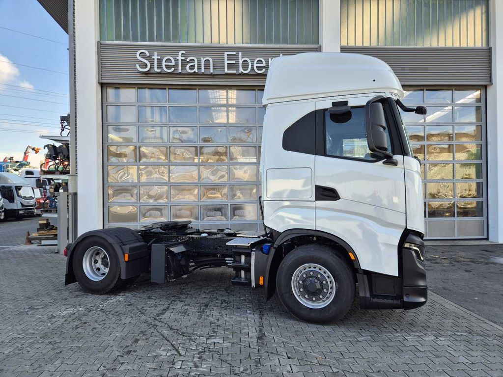 Iveco AS440X49T/P ON 4x4 HI-TRACTION Intarder 2x Bett - Tracteur routier: photos 4 Iveco AS440X49T/P ON 4x4 HI-TRACTION Intarder 2x Bett - Tracteur routier: photos 4