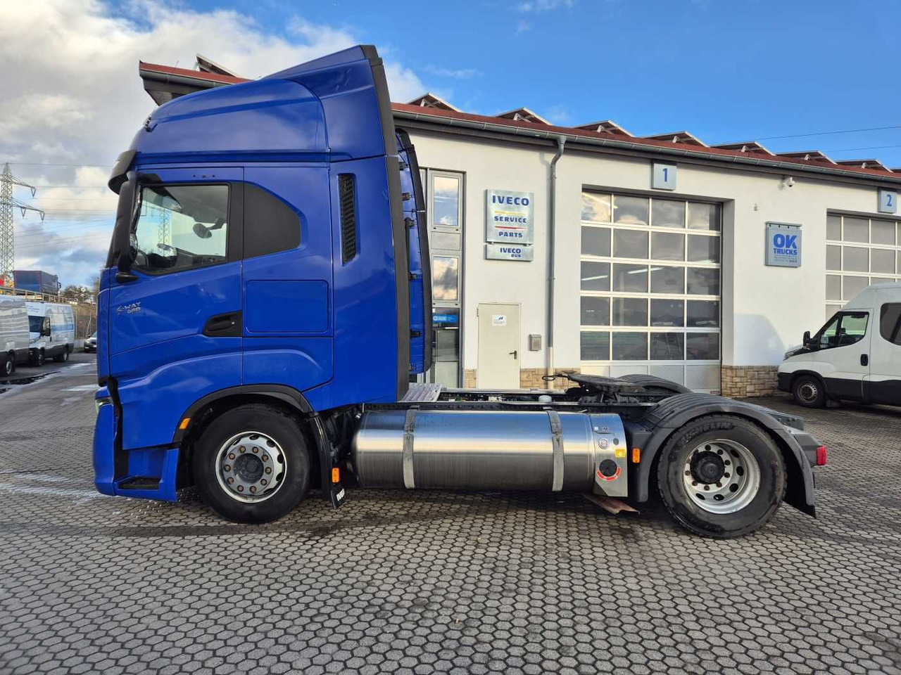 Tracteur routier Iveco S-Way 460 NP LNG ACC Intarder Navi: photos 7