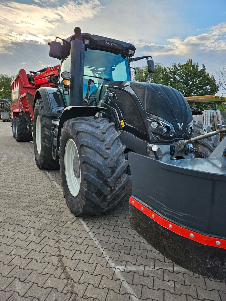 Valtra S374 / nur: 1.980h! / 06.2017 / Holzhacker - Broyeur de végétaux: photos 3 Valtra S374 / nur: 1.980h! / 06.2017 / Holzhacker - Broyeur de végétaux: photos 3